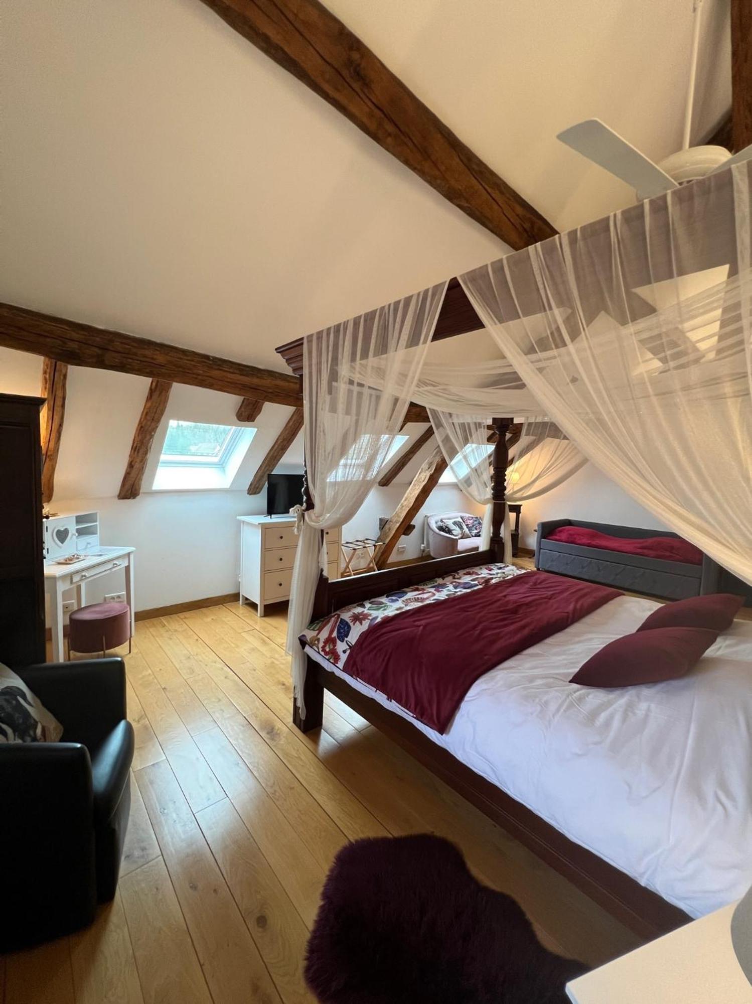 Le Prieure De Buffon Acomodação com café da manhã Quarto foto