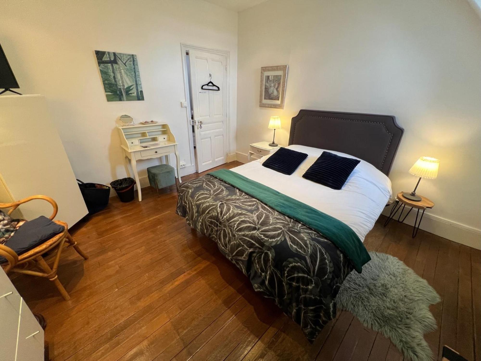 Le Prieure De Buffon Acomodação com café da manhã Quarto foto